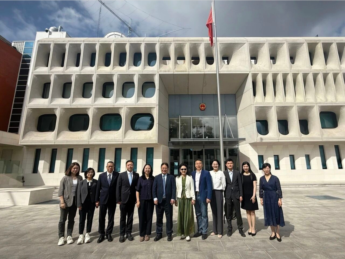 拜访中国驻西班牙大使馆 拜访中国驻西班牙大使馆